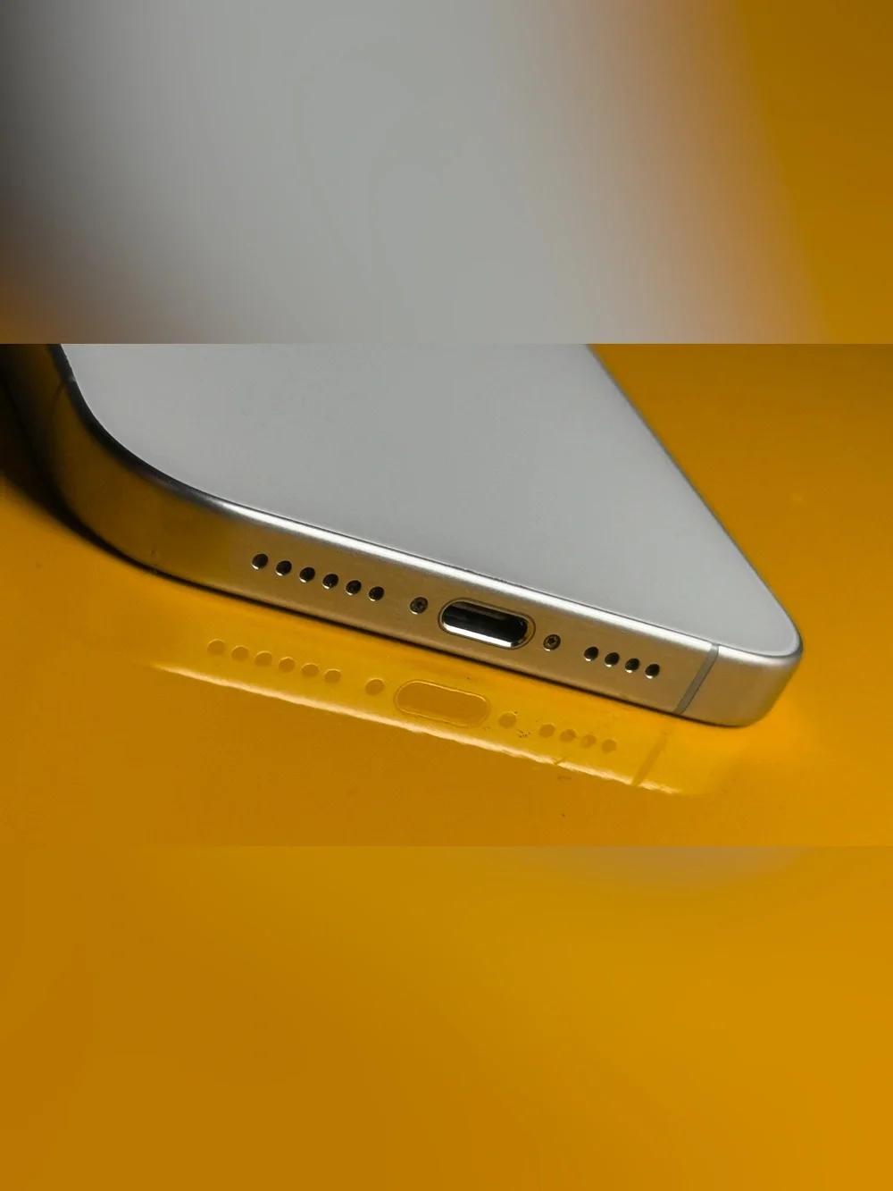 Apple iPhone 15 Pro Max - 256 GB - White Titanium (Unlocked)